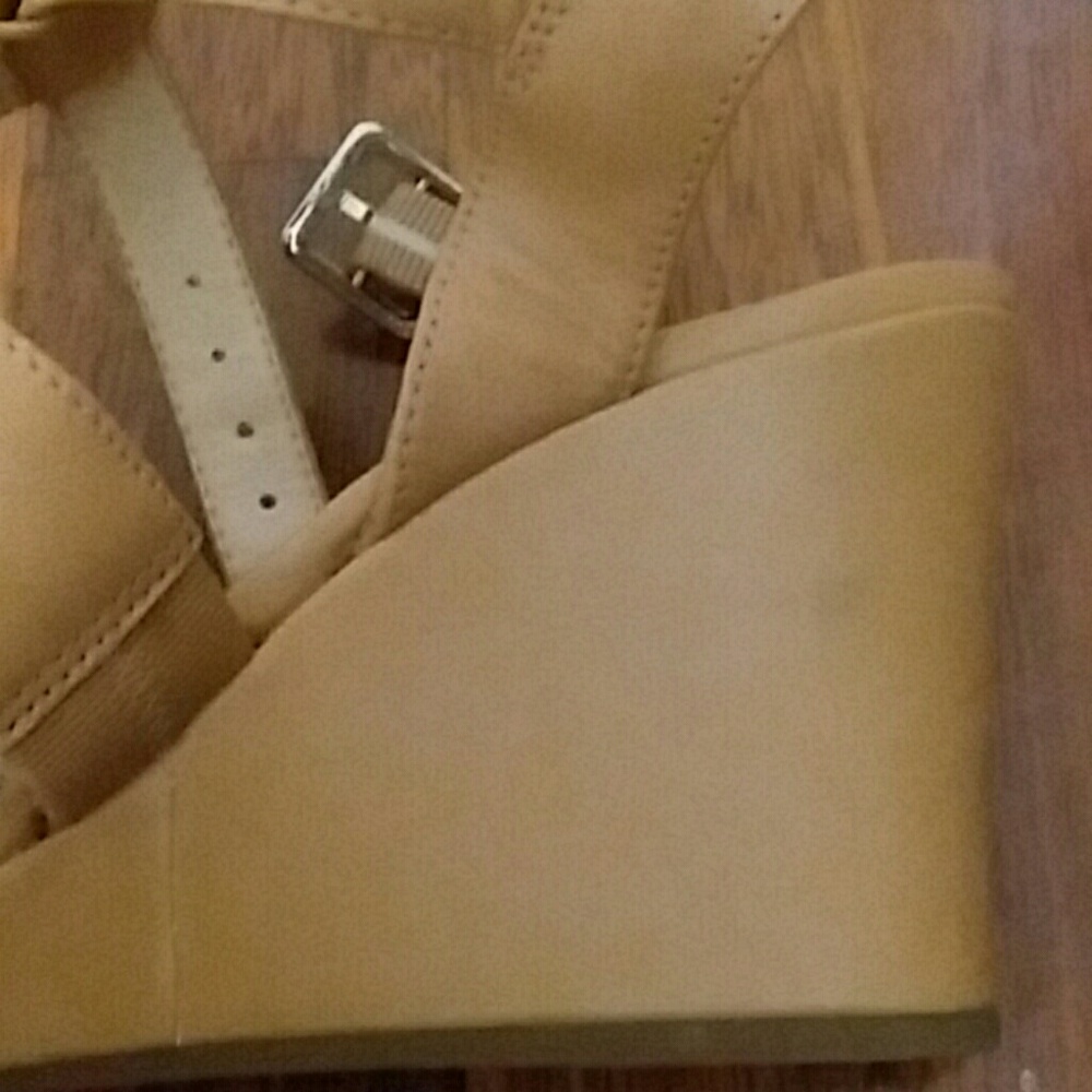 Shoes - Picture 6 of 6